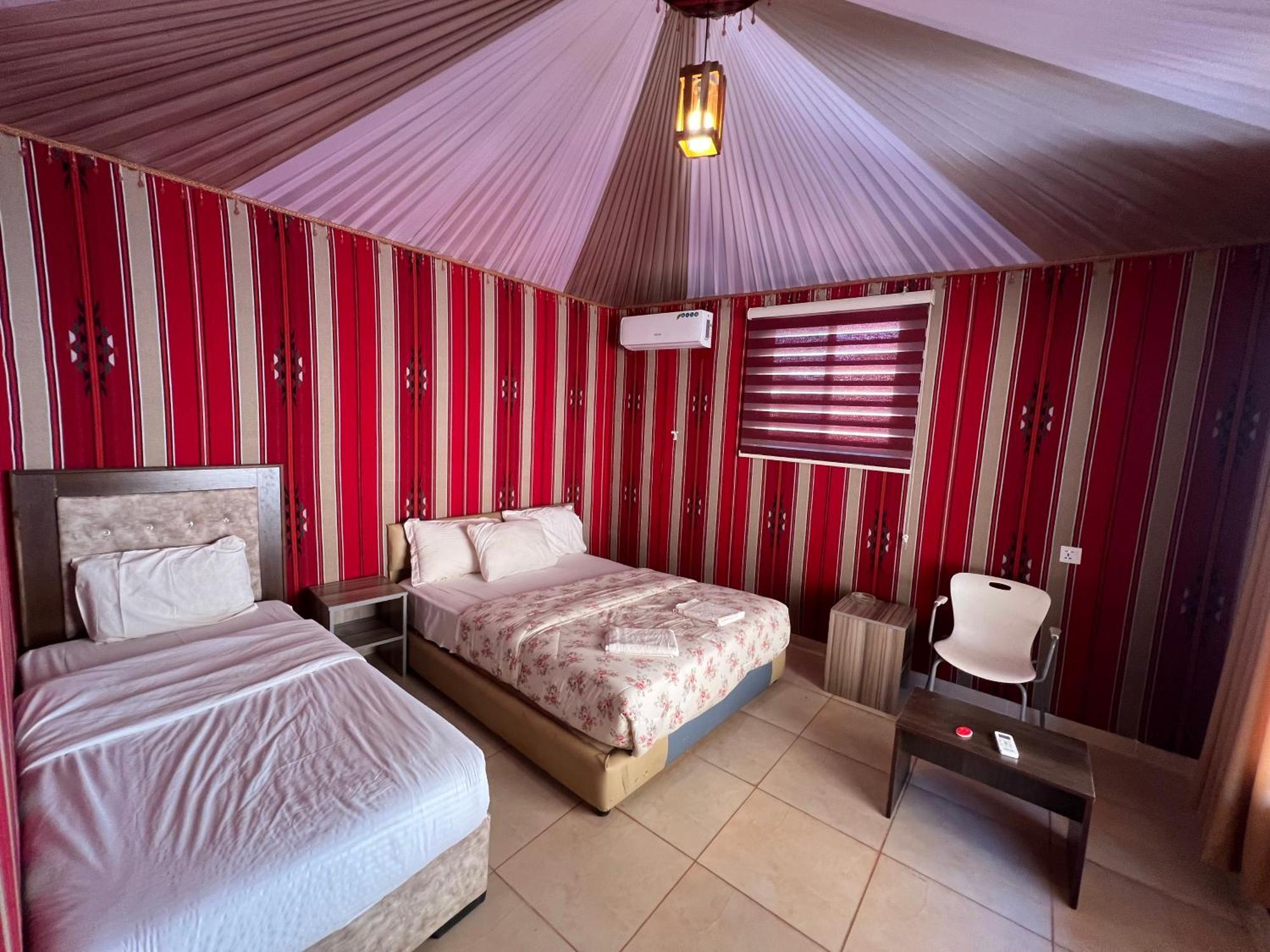 Angelina Wadi Rum Camp Exteriör bild