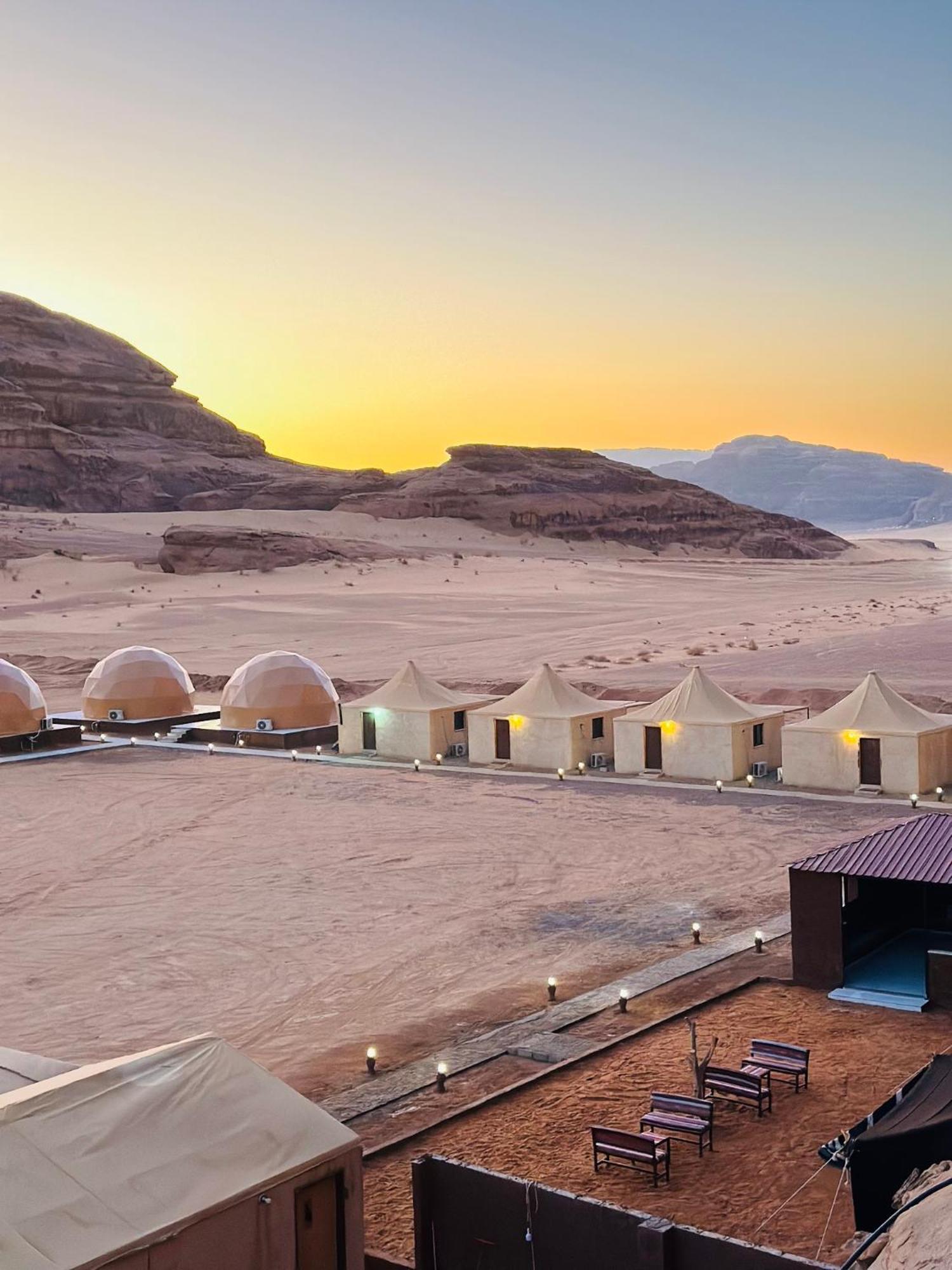 Angelina Wadi Rum Camp Exteriör bild